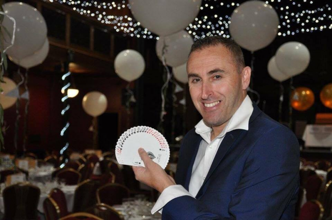 Adam Smith Magician - Close up, Sleight of hand specialist  - Photo 21