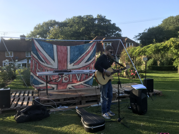 Damien Kelly - Photo 3