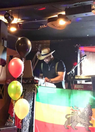 Emerald Lion Photo Booths - Photo 23