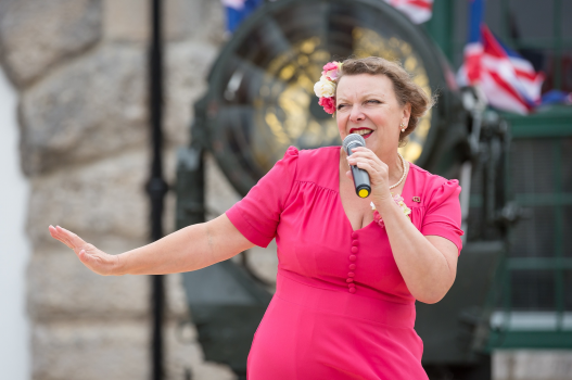 May Blossom, Vintage Songbird