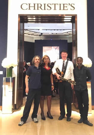 Love For Sale - Photo 2