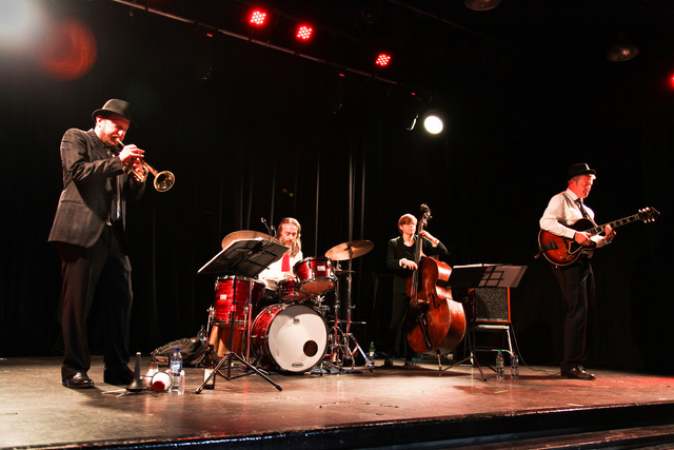 Love For Sale - Photo 11