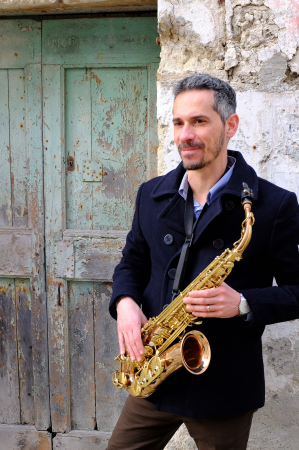 Saxophonist - Photo 2