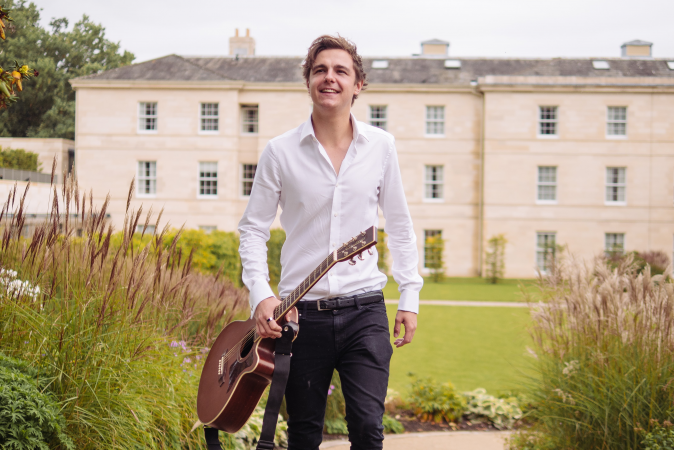 Dan Foxton - Photo 2