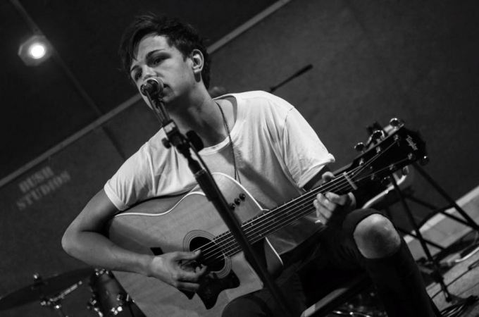 Dan Foxton - Photo 4