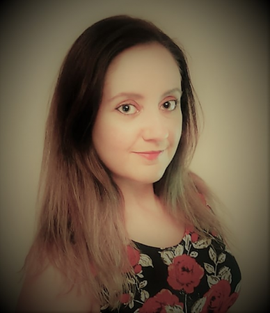 Lizzie Hales - Singer - Photo 3