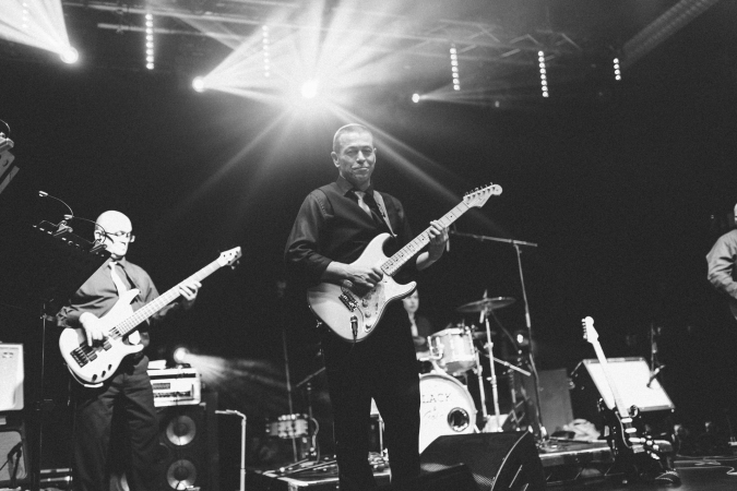 Black & Gold Motown Band - Photo 3