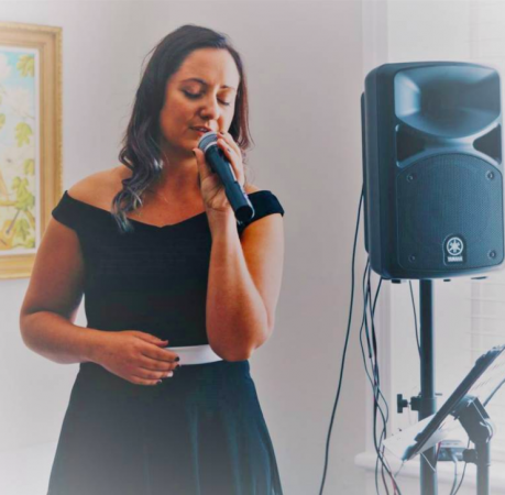 Lizzie Hales - Singer - Photo 4