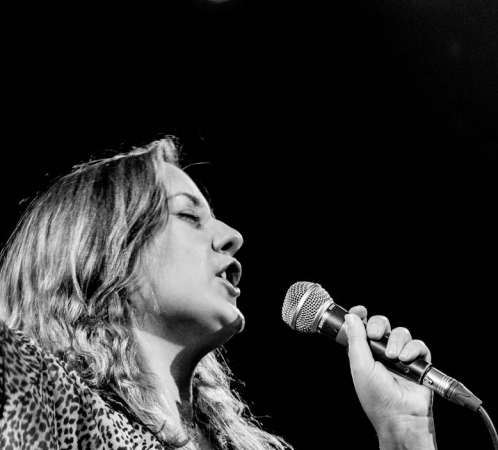 Lizzie Hales - Singer - Photo 5