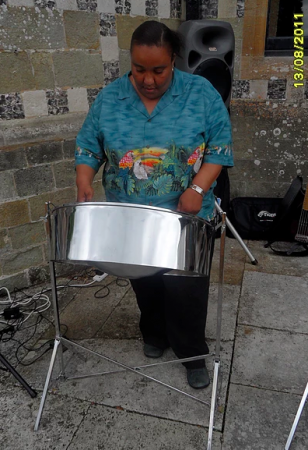 Steeldrum Soloist Sofia - Photo 5