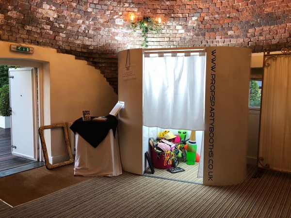 Props Party Booths - Photo 4