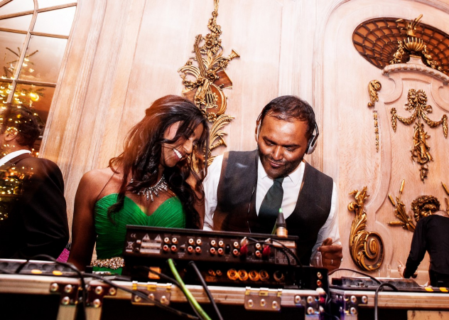 Stick It On - Photo 2