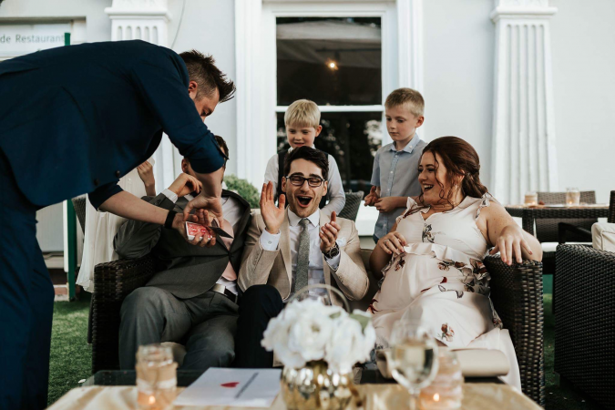 Russ Appleby Close Up Magician - Photo 2