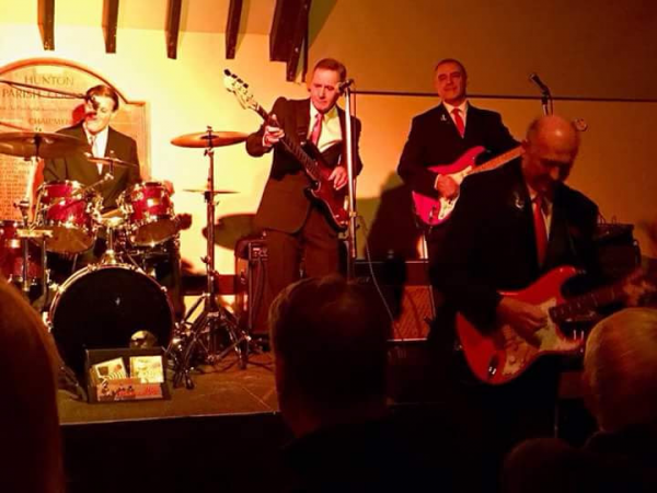 The Runaways - Photo 2