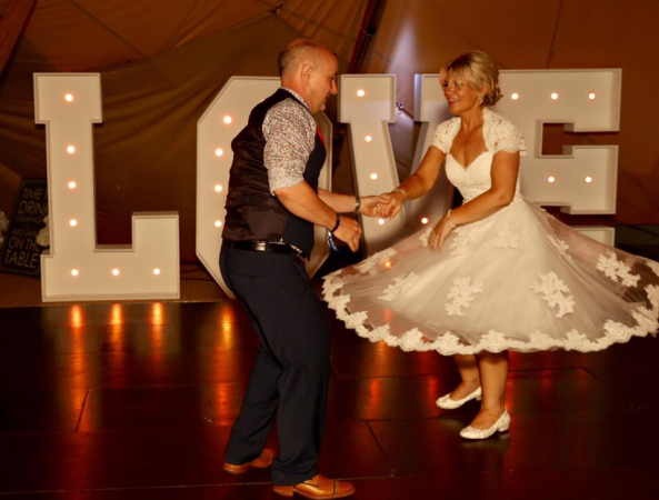 DJ ASHLEY RIGGS - Photo 4