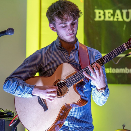 Lewis Dickenson - Photo 5