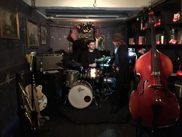 Ruby and the dukes  - Photo 4