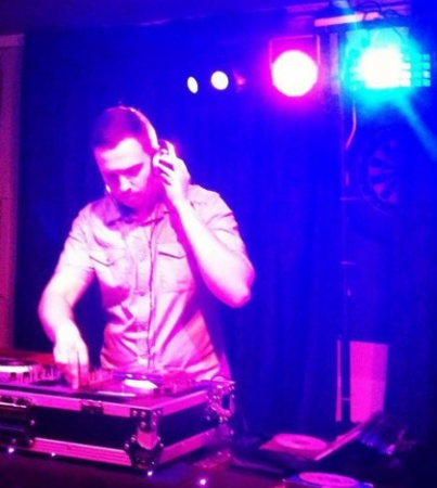 DJ Paul G Mobile Disco & DJ Hire - Photo 3