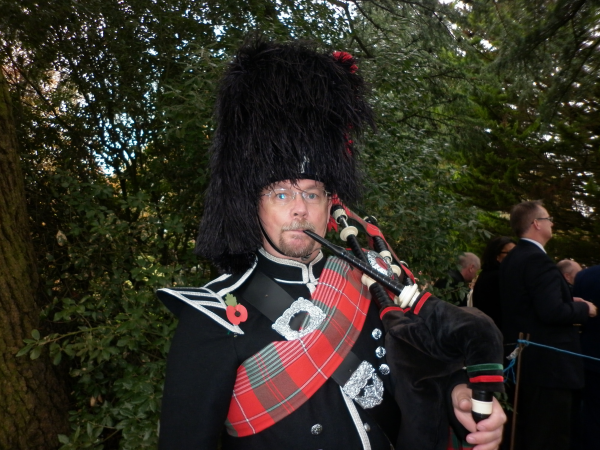 East of England Bagpiper - Photo 2
