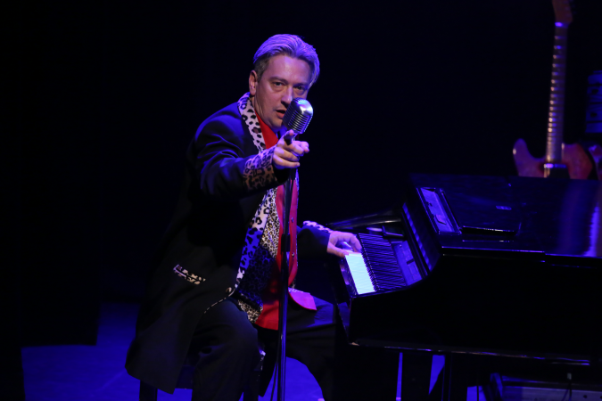 Peter Gill - Photo 3