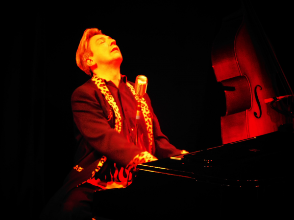 Peter Gill - Photo 6