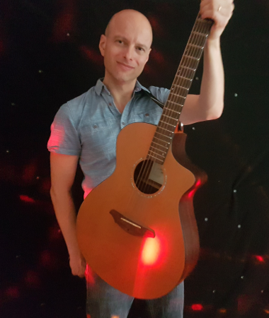 James Farrant - Pop/Rock Acoustic/Party Singer Guitarist! - Photo 5