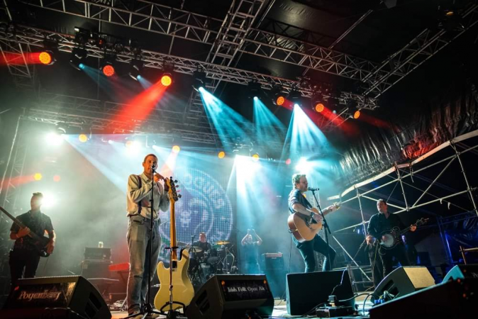 The Logues - Photo 3