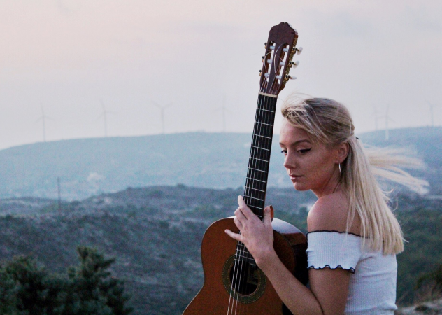 Viral YouTube Guitarist! Spanish / Classical - Photo 3