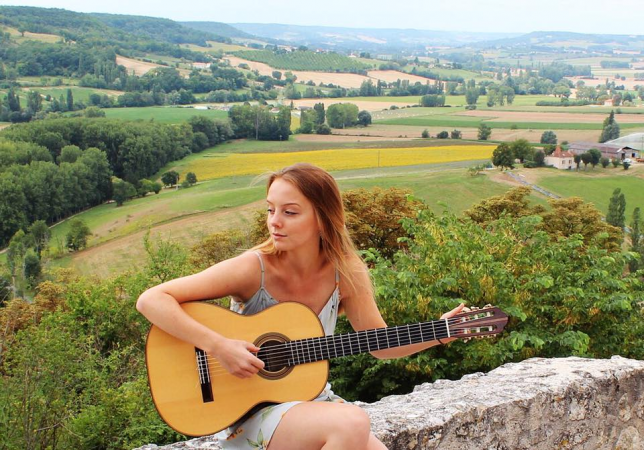 Viral YouTube Guitarist! Spanish / Classical - Photo 5