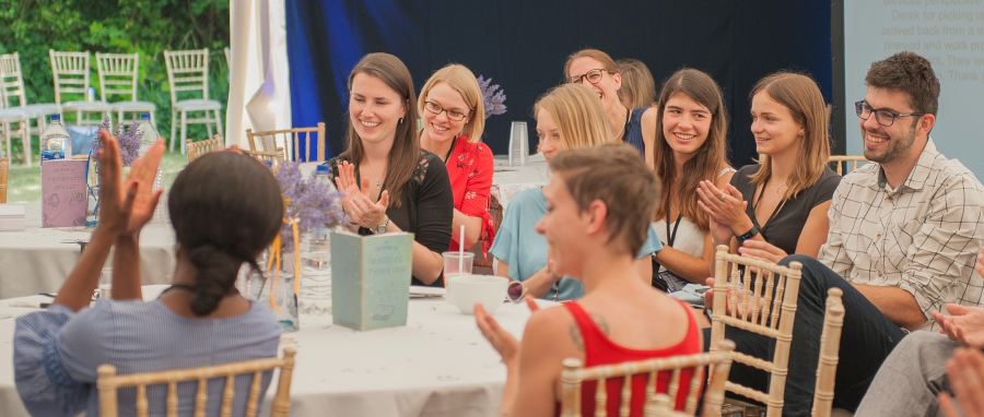 The Great Adamos - (Family Magician) - Photo 8