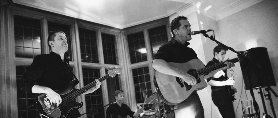 Three Scots and a Barman - Photo 2