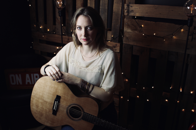 Elie Rees singer-songwriter-guitarist - Photo 6