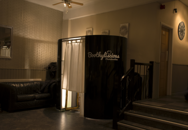 Boothyliscious Photobooths - Photo 3