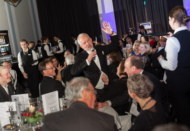 Singing Master of Ceremonies & Toastmaster - Photo 10