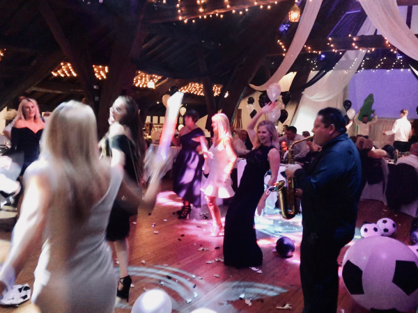 Solo Sax Player with Backing Tracks  - Photo 5