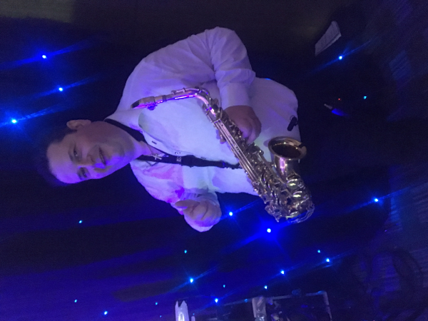 Solo Sax Player with Backing Tracks  - Photo 6