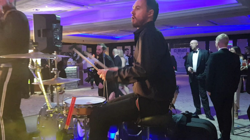 Sleeke Band - Photo 4