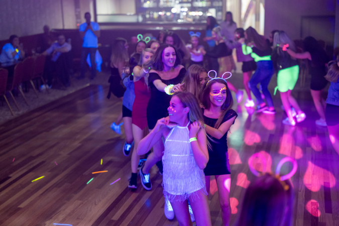 White Premium Party Package - Photo 4