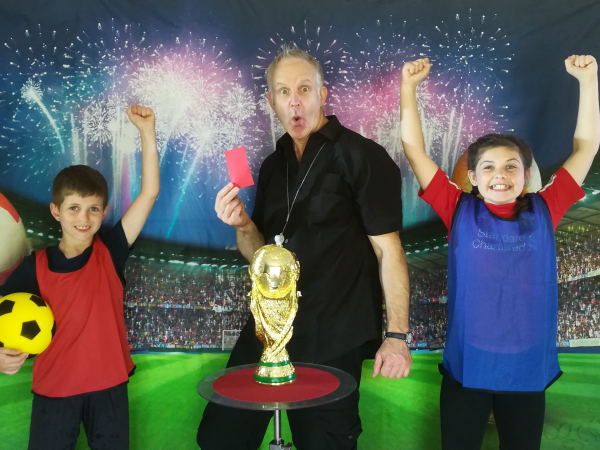 Johnny G childrens party Entertainer and kids magi - Photo 2