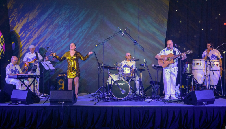 Tropicalia Brazilian Show Band - Photo 2