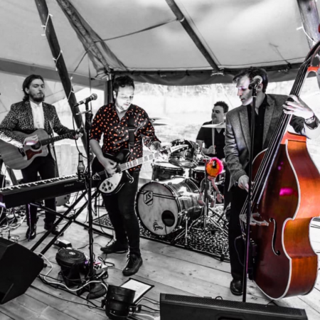 Jimmy & The Hound Dogs - Photo 13