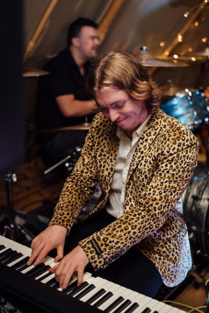 Jimmy & The Hound Dogs - Photo 11