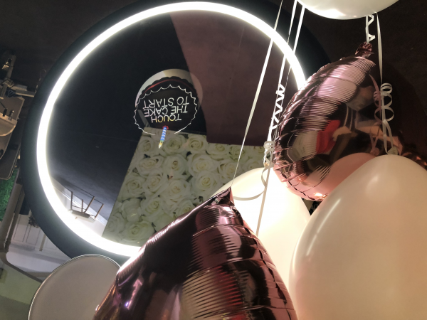 Luxury Beauty Mirror Booth - Photo 16