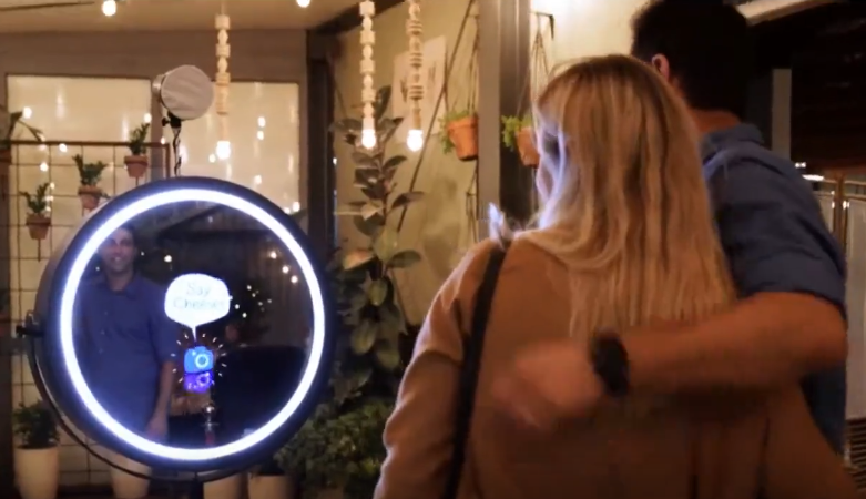 Luxury Beauty Mirror Booth - Photo 18