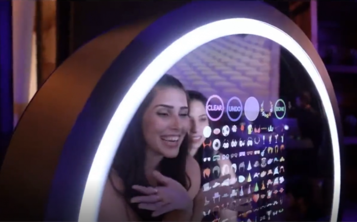 Luxury Beauty Mirror Booth - Photo 20