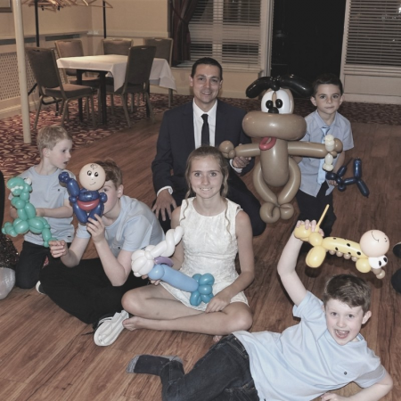 Nick Twist - Magician and Balloon artist - Photo 4