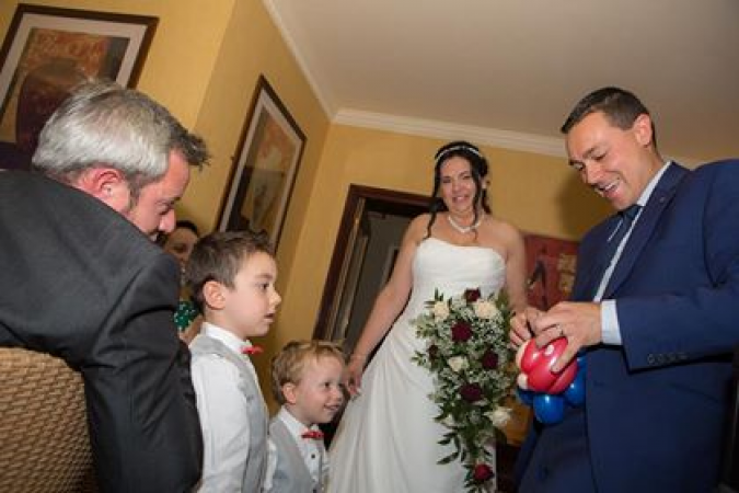 Nick Twist - Magician and Balloon artist - Photo 7