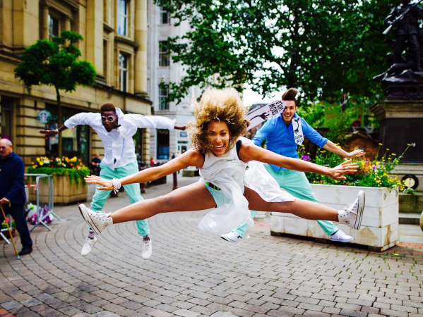 Surprise Dancing Waiters! - Photo 2