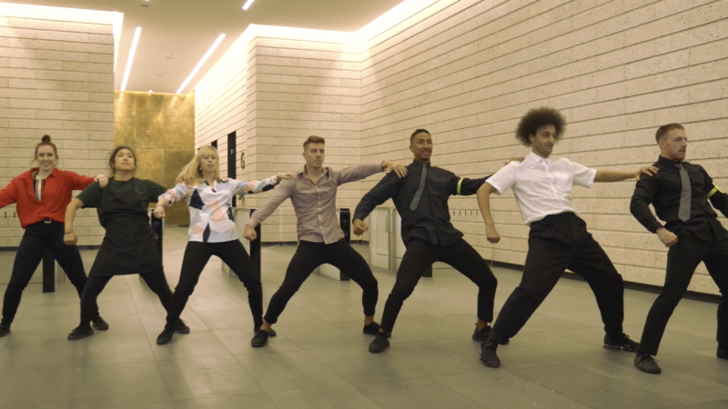 Surprise Dancing Waiters! - Photo 7