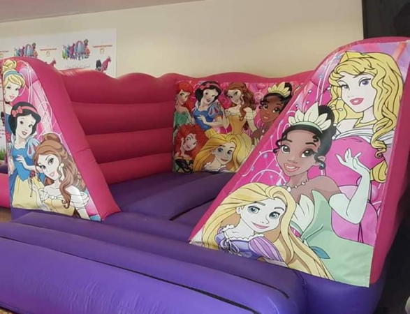 Bouncy castle hire - Photo 4